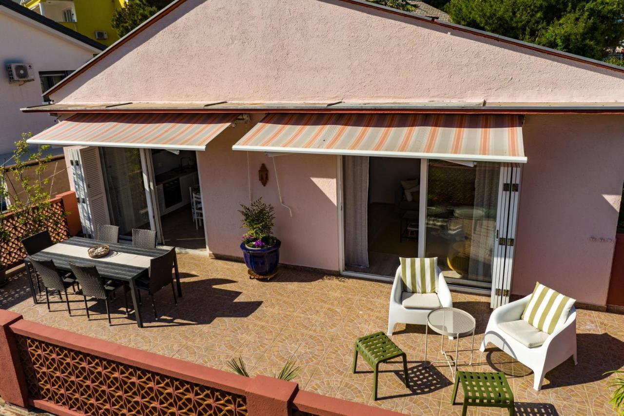 Apartment Axelle 50 Meters To The Beach Banjole Bagian luar foto