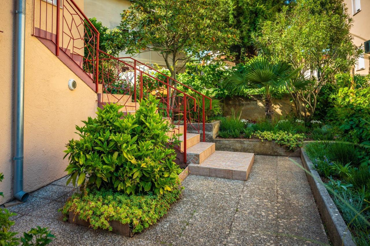 Apartment Axelle 50 Meters To The Beach Banjole Bagian luar foto