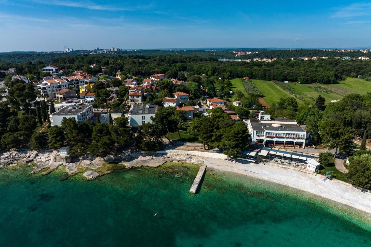 Apartment Axelle 50 Meters To The Beach Banjole Bagian luar foto