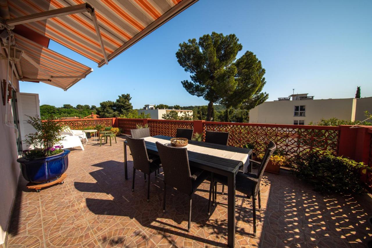Apartment Axelle 50 Meters To The Beach Banjole Bagian luar foto